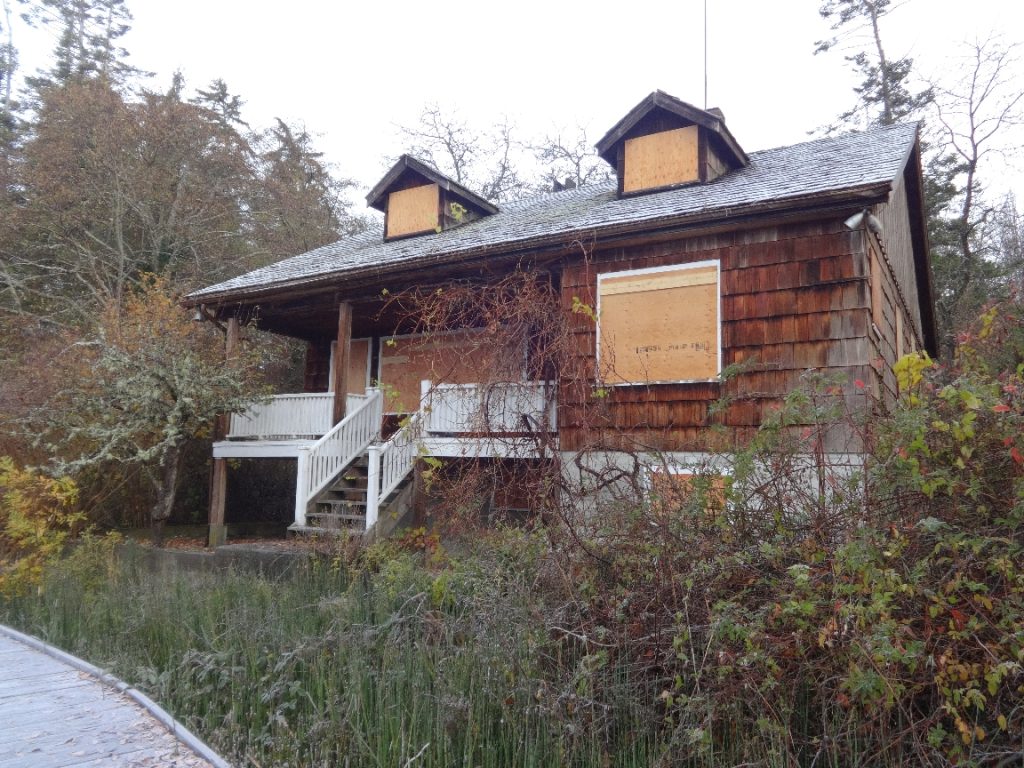 Shakesides front after MLHS yard cleanup, November 2015