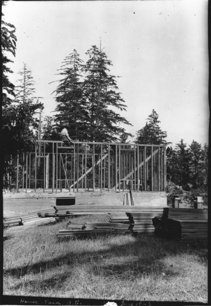 House under construction 1922